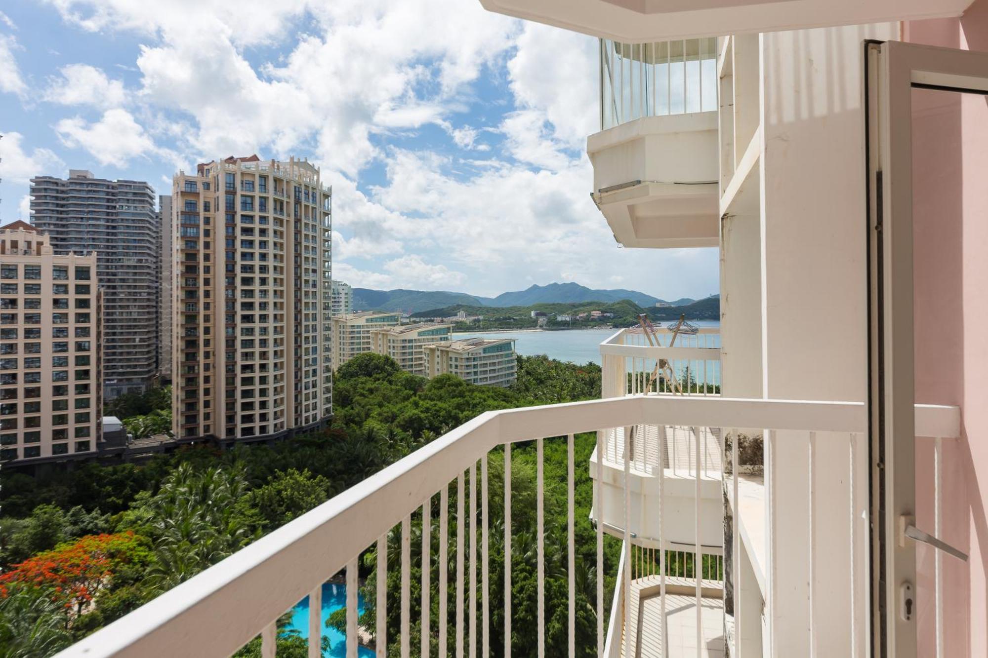 Sanya Zhi Ai Lily Seaview Apartment Екстериор снимка